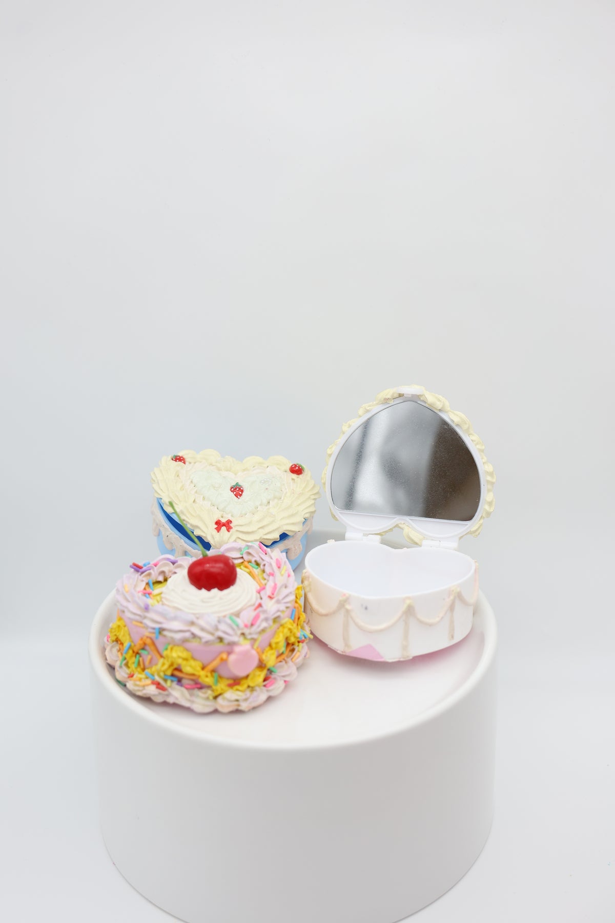 Vintage Cake Jewlery Box