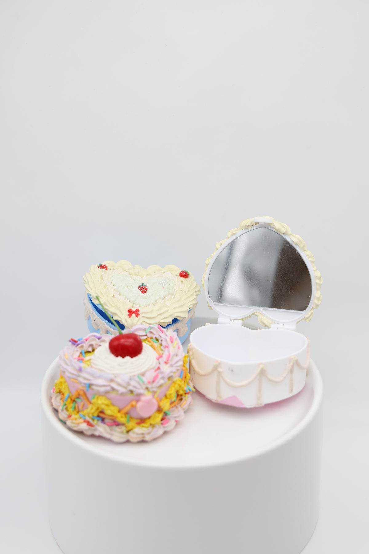 Vintage Cake Jewlery Box